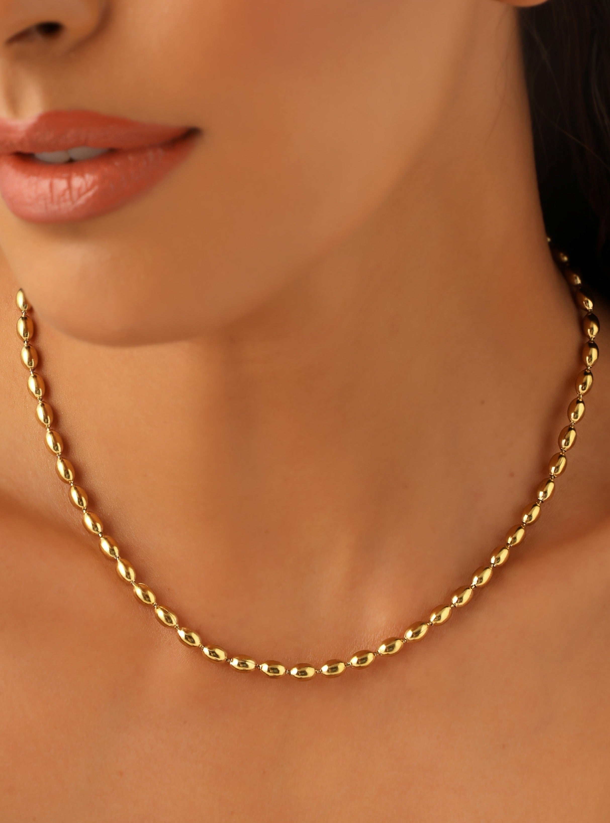 Amazon.com: LUCA SMITH Solid 18K Gold Over 925 Sterling Silver Chain  Necklace for Women Girls, 0.8mm Box Chain Necklace Lobster Claw Clasp-Super  Thin & Strong Waterproof Necklace Chain 16/18/20/22/24 Inch: Clothing, Shoes