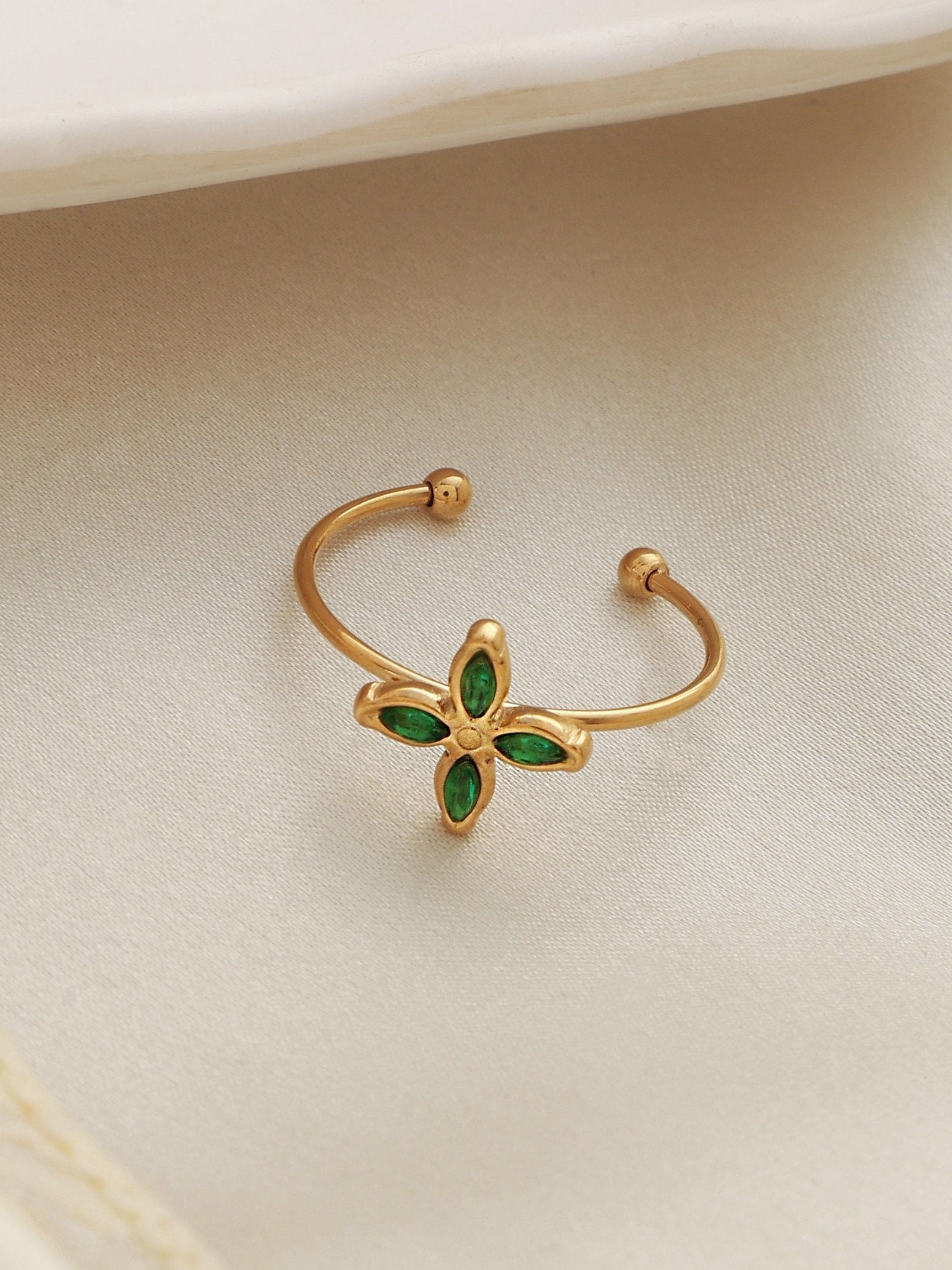 Green Clover Ring