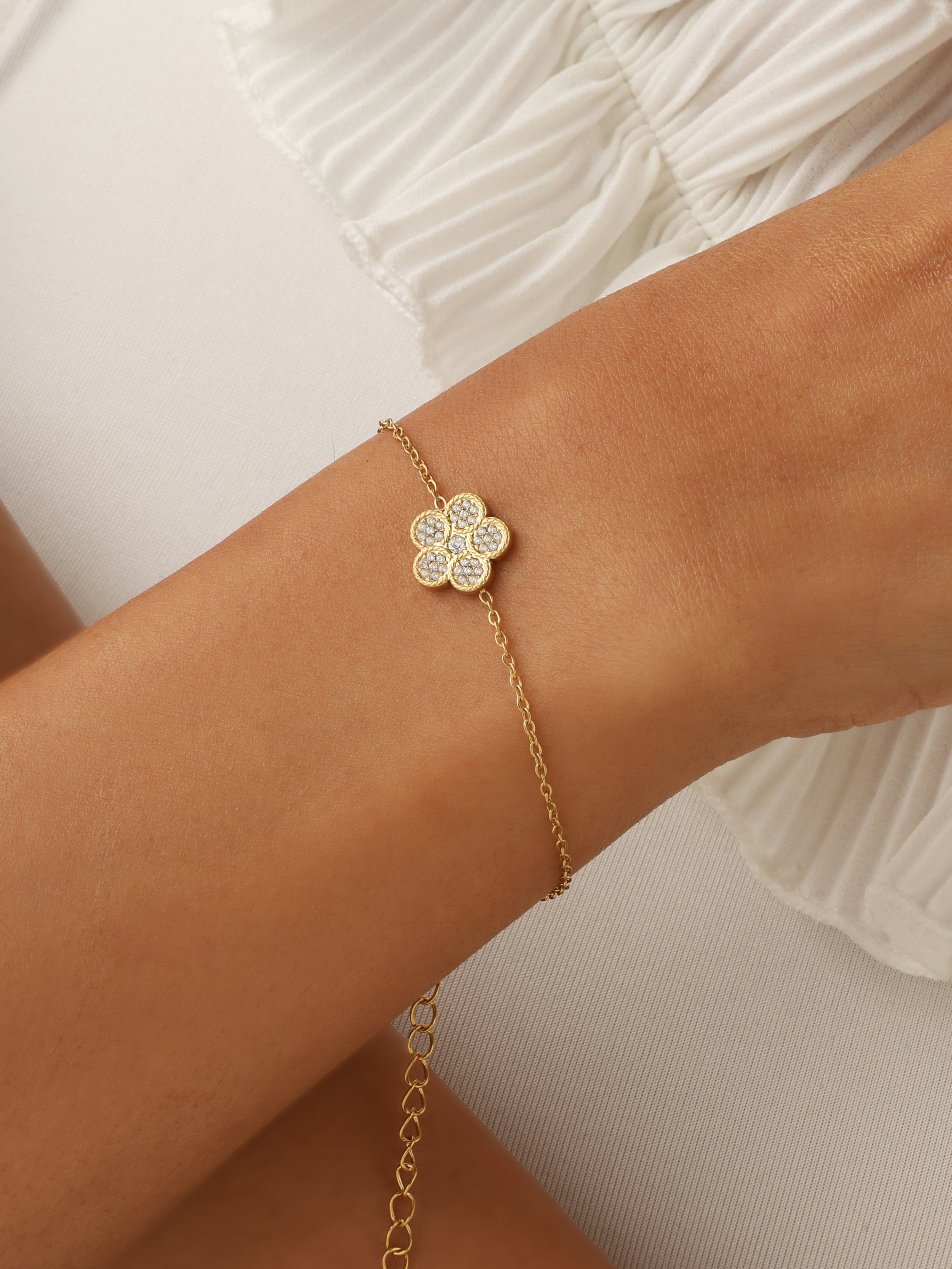 Simple Clover Gold Bracelet