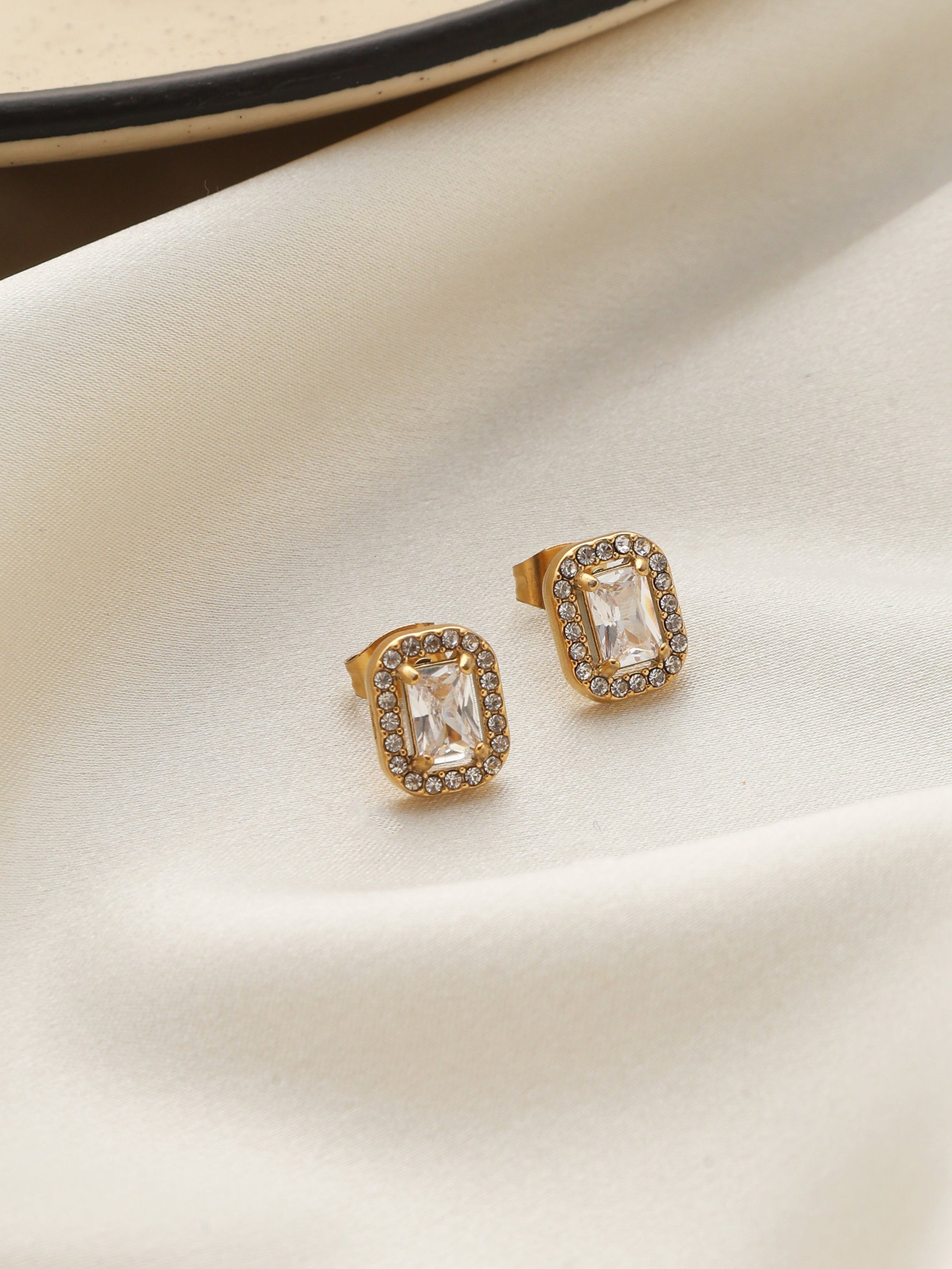 Classic Oval Studs