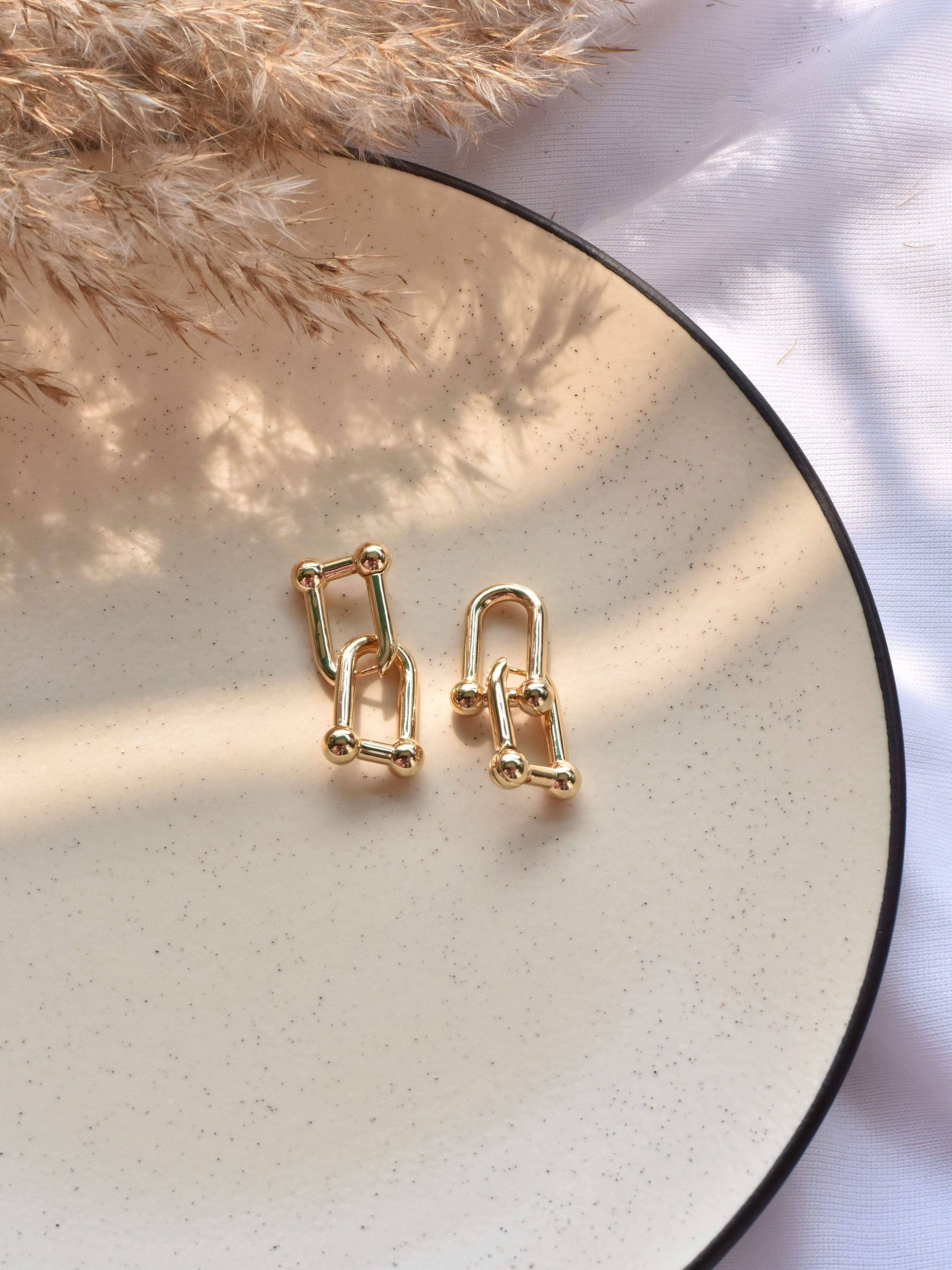 Klissaa earrings Klissaa Link Flow Statement Earrings