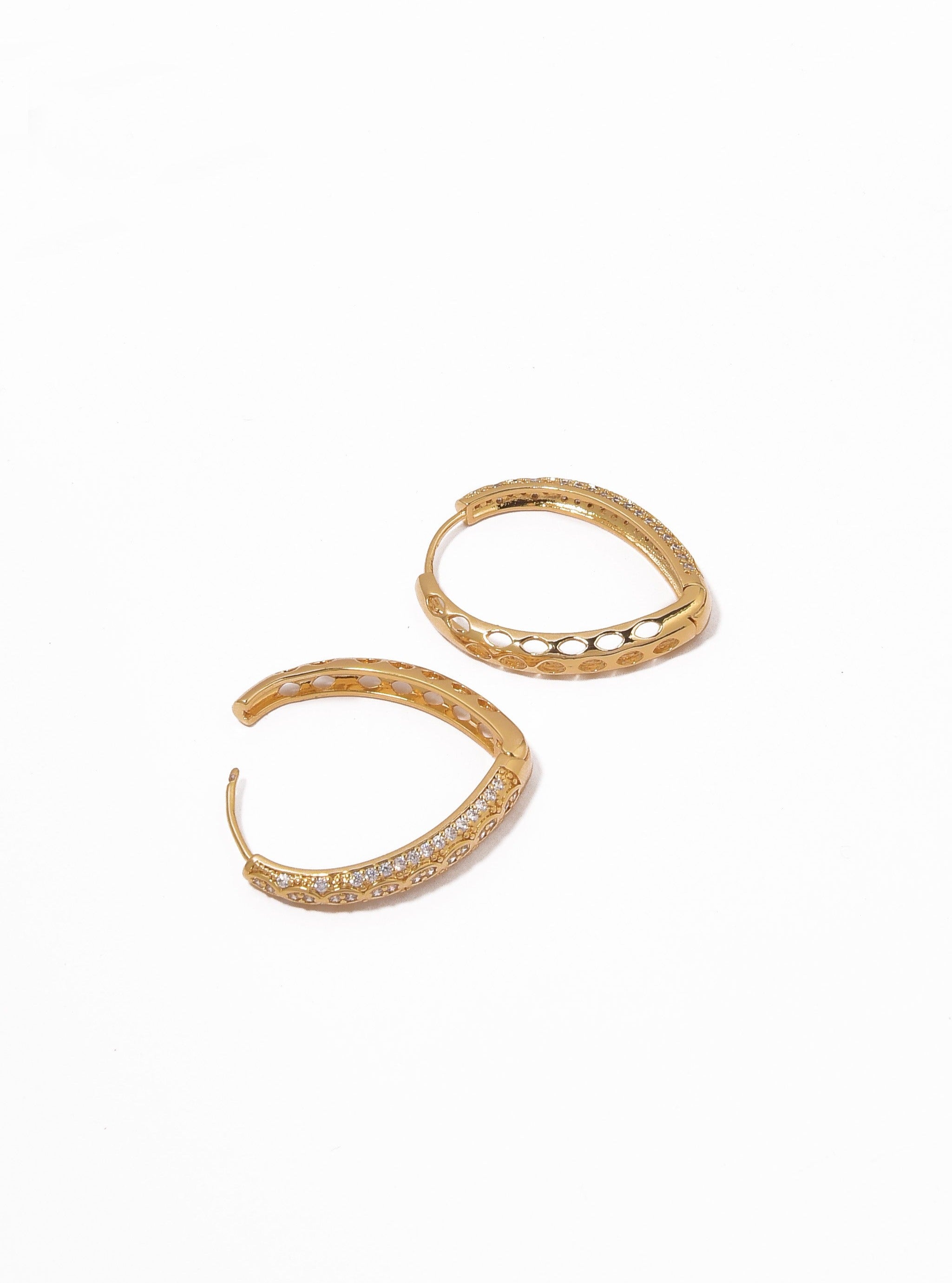 Klissaa earrings Peora Gold Plated Oval Hoops